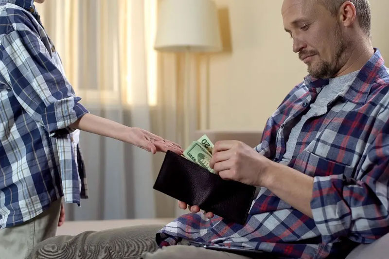 پول توجیبی فرزندان؛ تیغ دولبه تربیت برای والدین