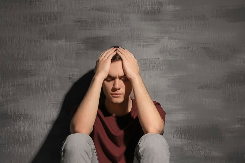 چرا باید اضطراب در دوره نوجوانی کنترل شود؟